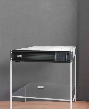 APC Smart-UPS 2200VA LCD RM